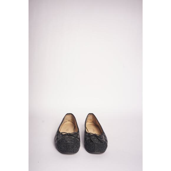Chanel Grey Tweed Flats - Picture 2 of 8
